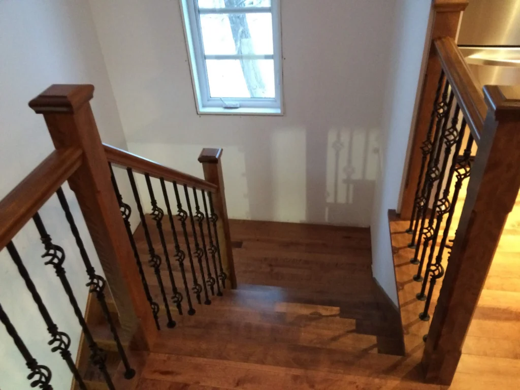 Escalier à paliers multiples à Saint-Amable