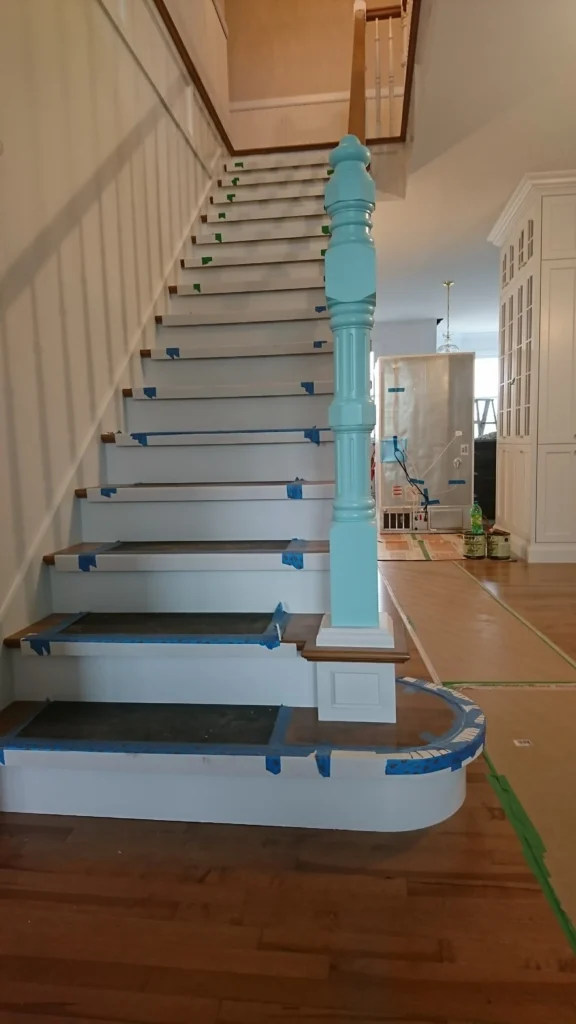 Volée d'escalier vers l'étage