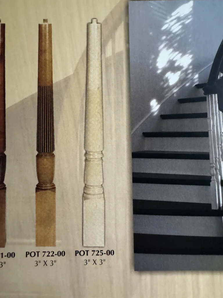 Présentoir de poteaux de départ d&rsquo;escalier