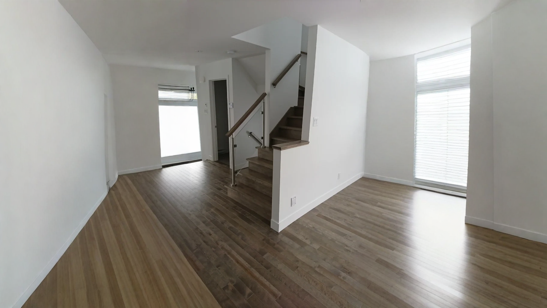 Winder staircase in maple grey, glass and stainless on several levels — vue principale